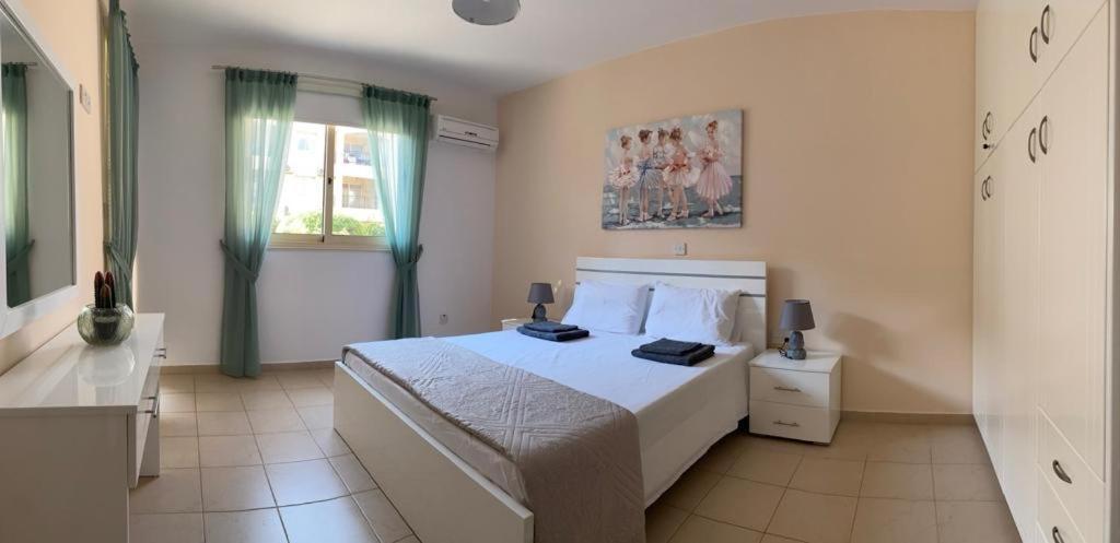 Royal Seacrest Apartament Pafos